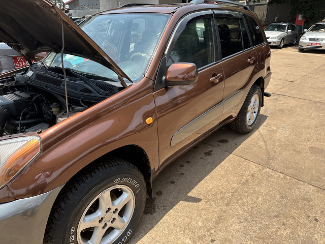 Toyota RAV4, Voitures, Conakry