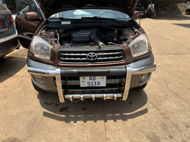 Toyota RAV4, Voitures, Conakry