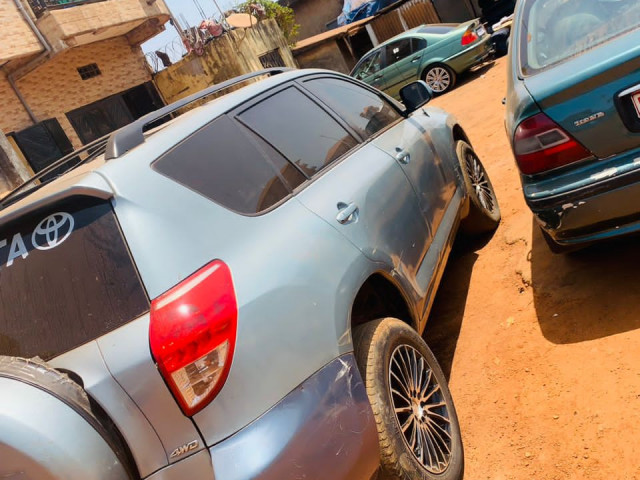 Toyota RAV4, Voitures, Conakry