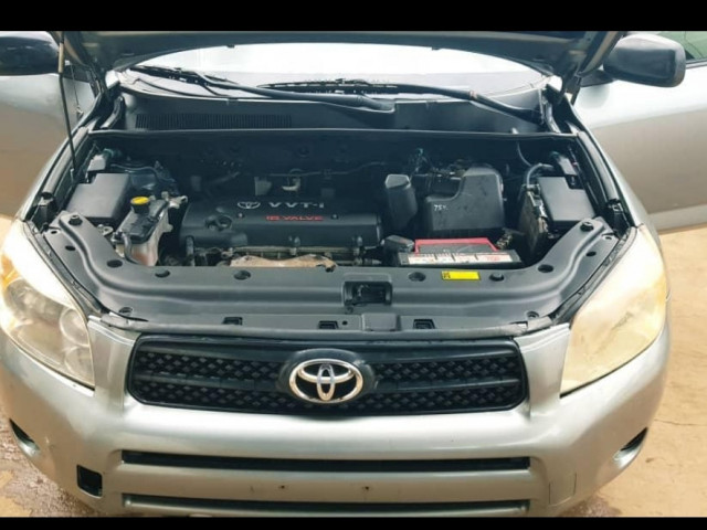 Toyota RAV4, Voitures, Conakry