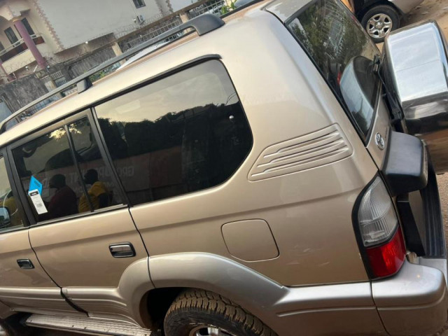 Toyota Land Cruiser Prado, Voitures, Conakry