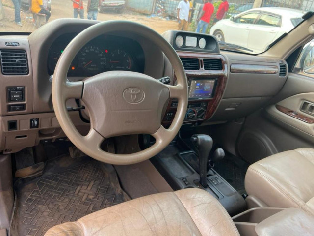 Toyota Land Cruiser Prado, Voitures, Conakry