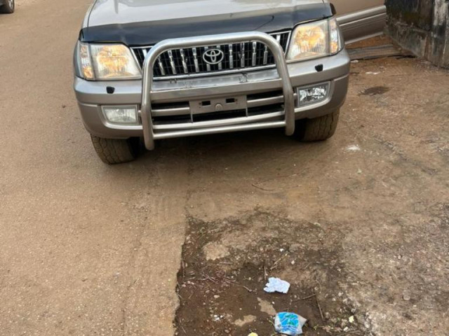 Toyota Land Cruiser Prado, Voitures, Conakry