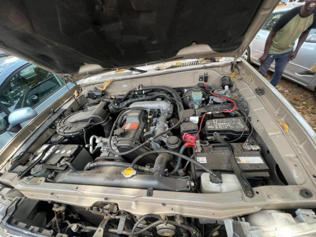Toyota Land Cruiser Prado, Voitures, Conakry