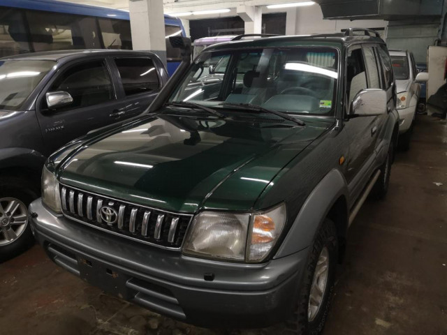 Toyota Land Cruiser Prado, Voitures, Conakry