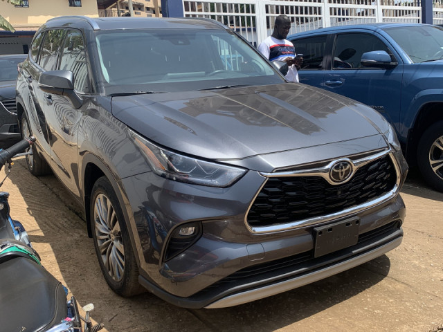 Toyota Highlander, Voitures, Conakry