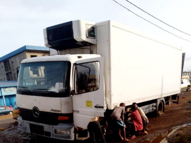 Camion Mercedes-Benz Atego, Camions - Autobus, Conakry