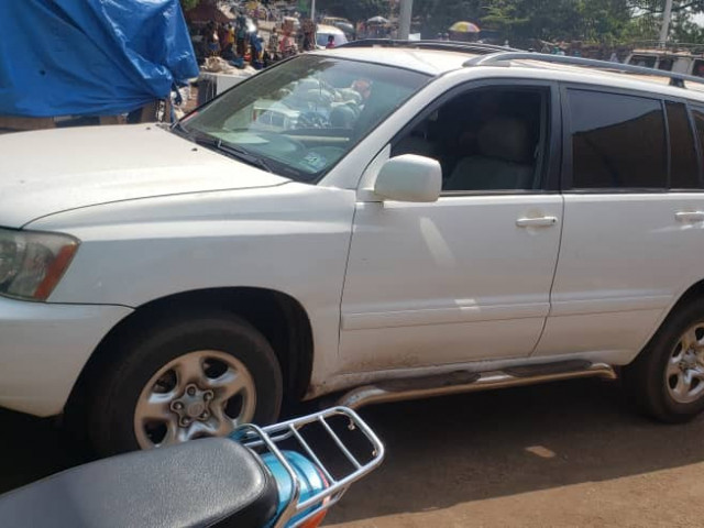 Toyota Highlander, Voitures, Conakry