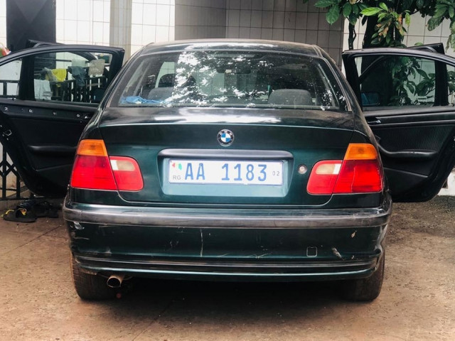 BMW Série 3, Voitures, Conakry