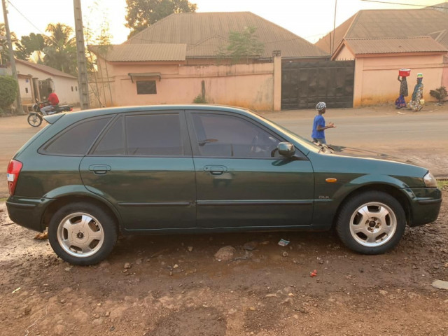 Mazda 323, Voitures, Conakry