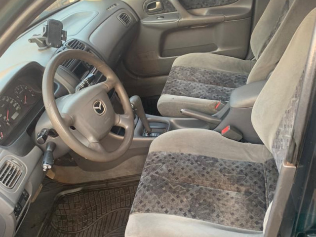 Mazda 323, Voitures, Conakry