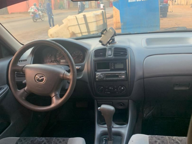 Mazda 323, Voitures, Conakry