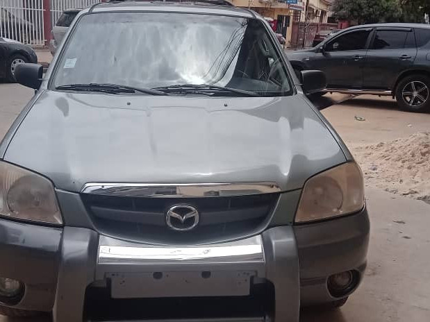 Mazda Tribute, Voitures, Conakry