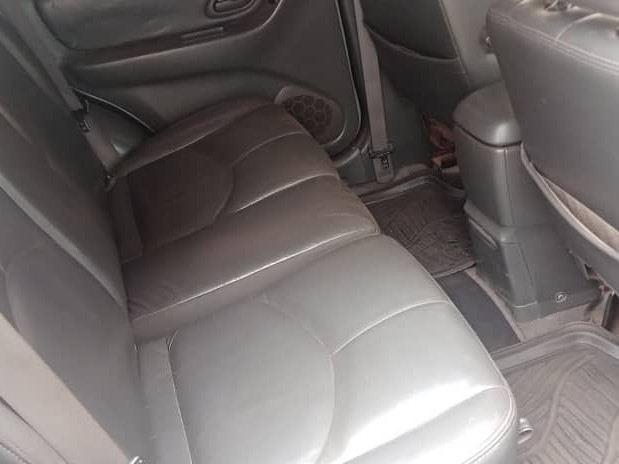 Mazda Tribute, Voitures, Conakry