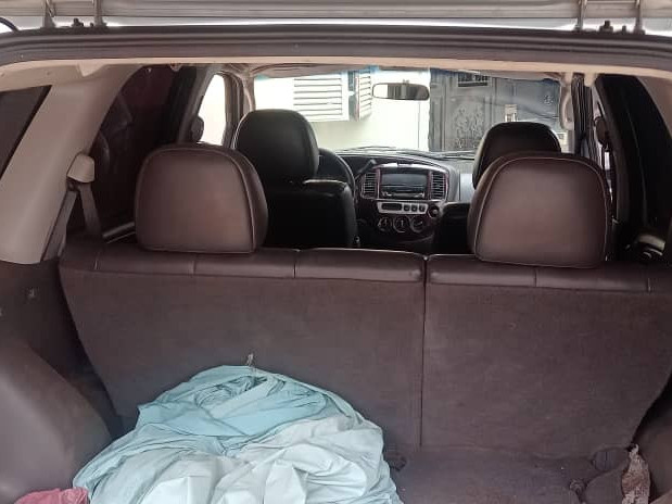 Mazda Tribute, Voitures, Conakry