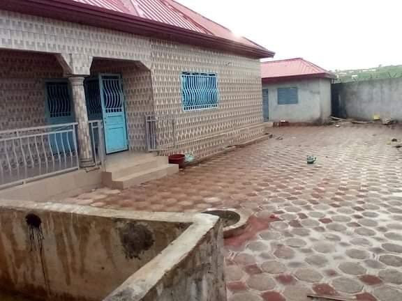 Maison à Kouria Centre, Maisons, Coyah