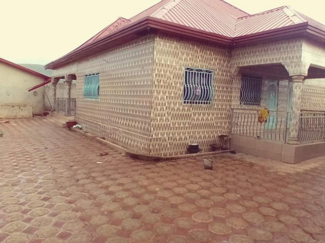 Maison à Kouria Centre, Maisons, Coyah