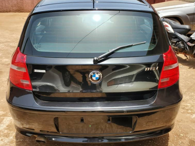 BMW Série 1, Voitures, Conakry