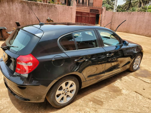 BMW Série 1, Voitures, Conakry