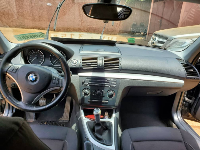 BMW Série 1, Voitures, Conakry