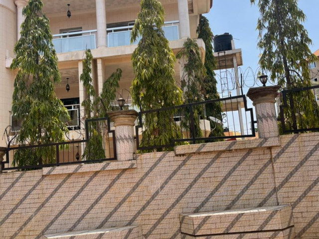 Apparemment à Lambanyi, Appartements, Conakry