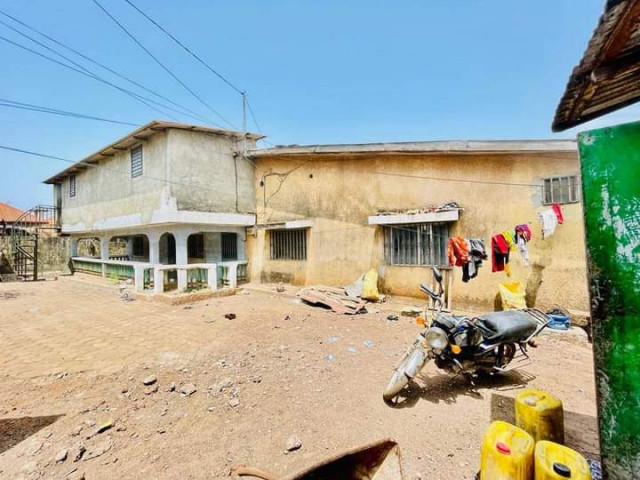 Maison à Yattaya-Fossidet, Maisons, Conakry
