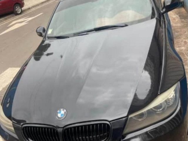 BMW Série 3, Voitures, Conakry