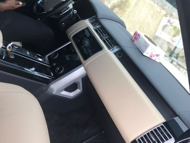 Land Rover Range Rover Evoque, Voitures, Conakry