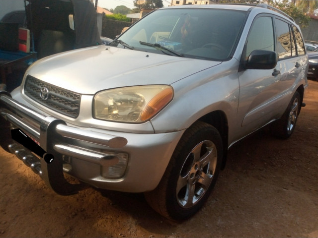 Toyota RAV4, Voitures, Conakry