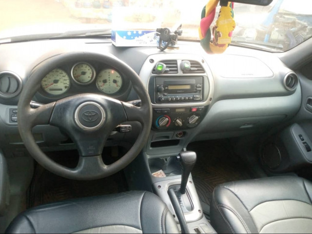 Toyota RAV4, Voitures, Conakry
