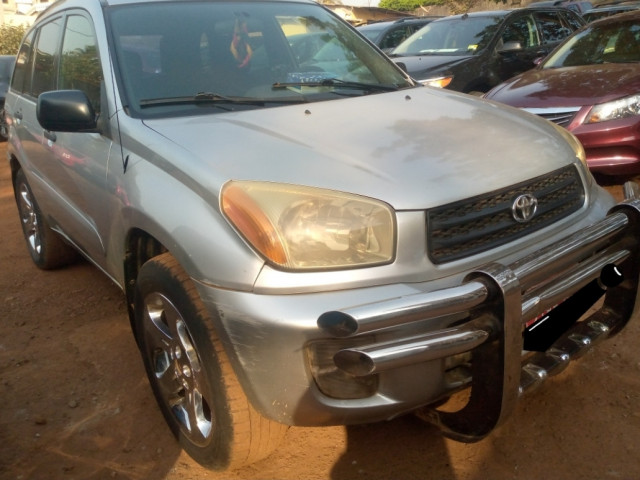 Toyota RAV4, Voitures, Conakry