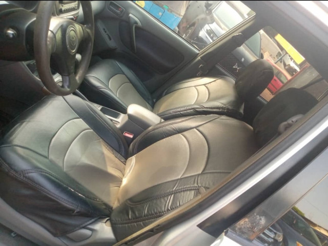 Toyota RAV4, Voitures, Conakry