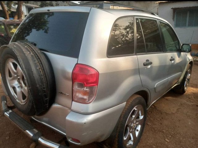 Toyota RAV4, Voitures, Conakry