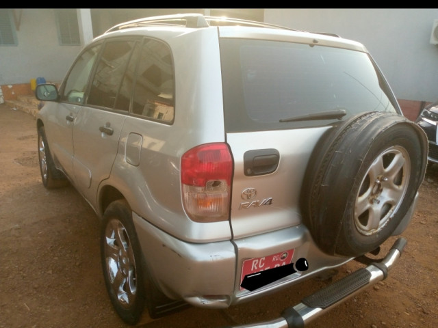 Toyota RAV4, Voitures, Conakry