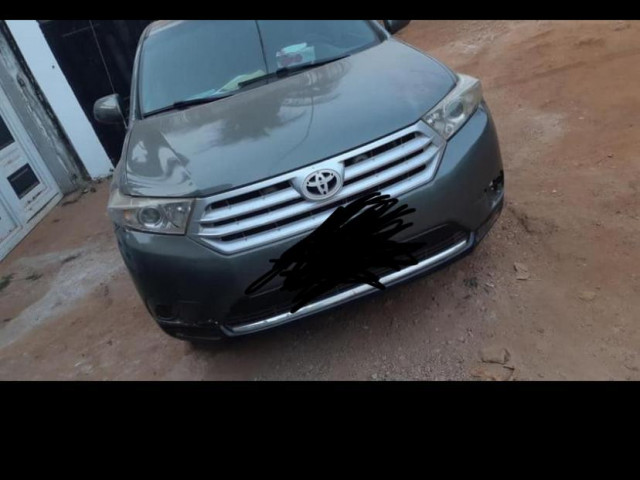 Toyota Highlander, Voitures, Conakry