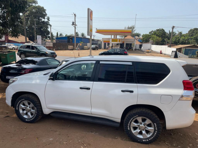 Toyota Land Cruiser Prado, Voitures, Conakry