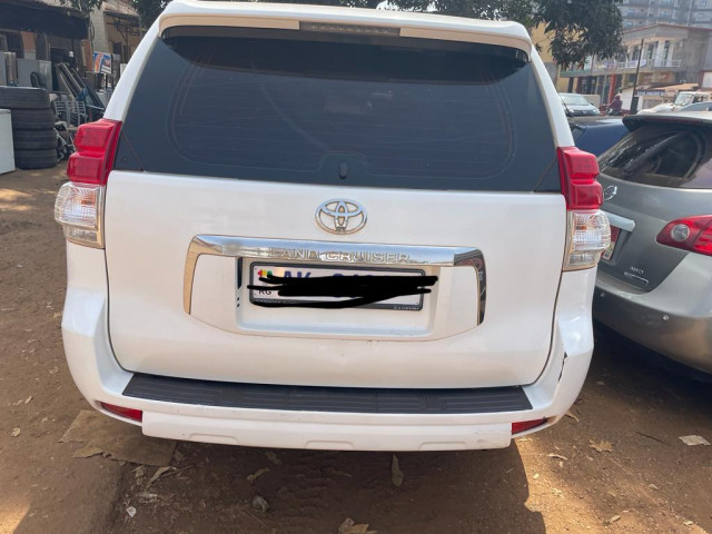 Toyota Land Cruiser Prado, Voitures, Conakry