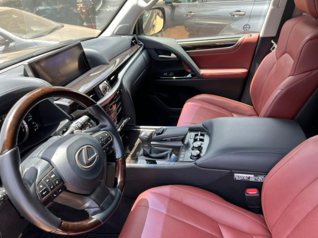 Lexus LX 570, Voitures, Conakry