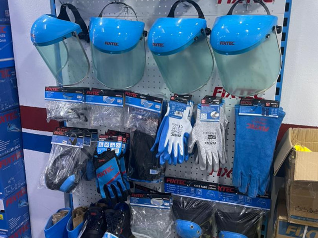 Différents Equipements de Constructions Fixtec, Équipement de Construction, Conakry