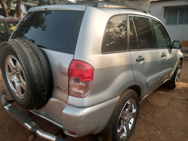 Toyota RAV4, Voitures, Conakry