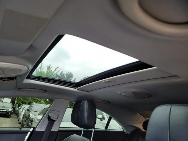 Mercedes-Benz Classe CLS, Voitures, Conakry