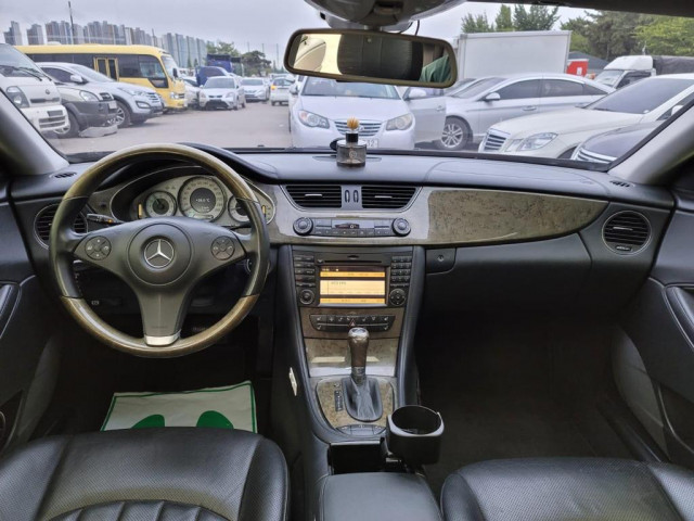 Mercedes-Benz Classe CLS, Voitures, Conakry