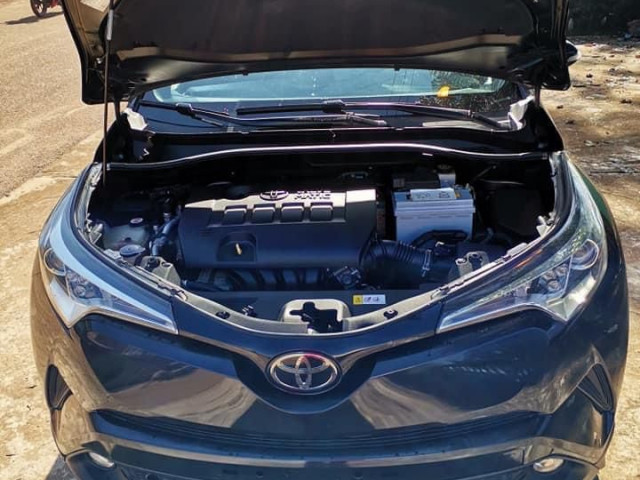 Toyota CH-R, Voitures, Conakry