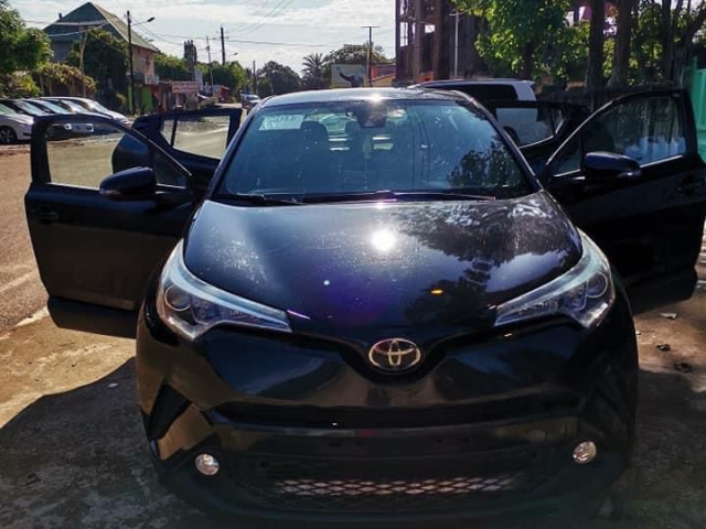 Toyota CH-R, Voitures, Conakry