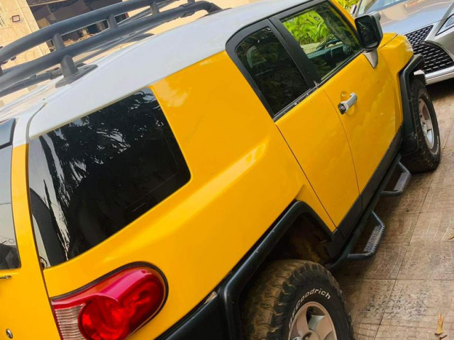 Toyota FJ Cruiser, Voitures, Conakry