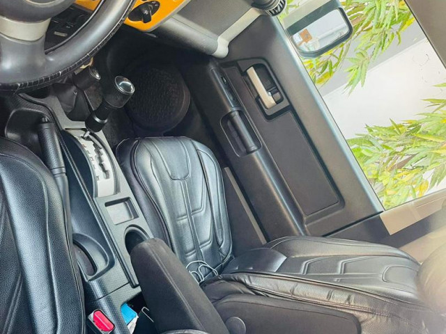 Toyota FJ Cruiser, Voitures, Conakry