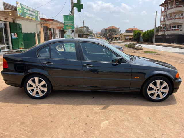 BMW Série 3, Voitures, Conakry