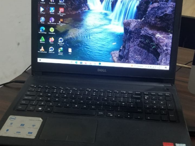 Ordinateur portable DELL, Ordinateurs - Moniteurs, Conakry