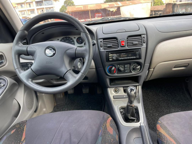 Nissan Almera, Voitures, Conakry