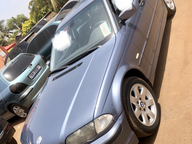 BMW Série 3, Voitures, Conakry